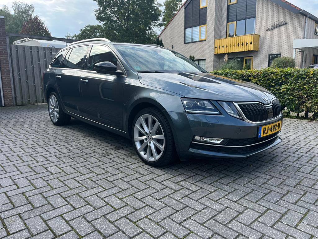 Skoda Octavia 1.6 TDI Dsg-7 2018, Auto's, Skoda, Stof, 4 cilinders, Origineel Nederlands, Stationwagon