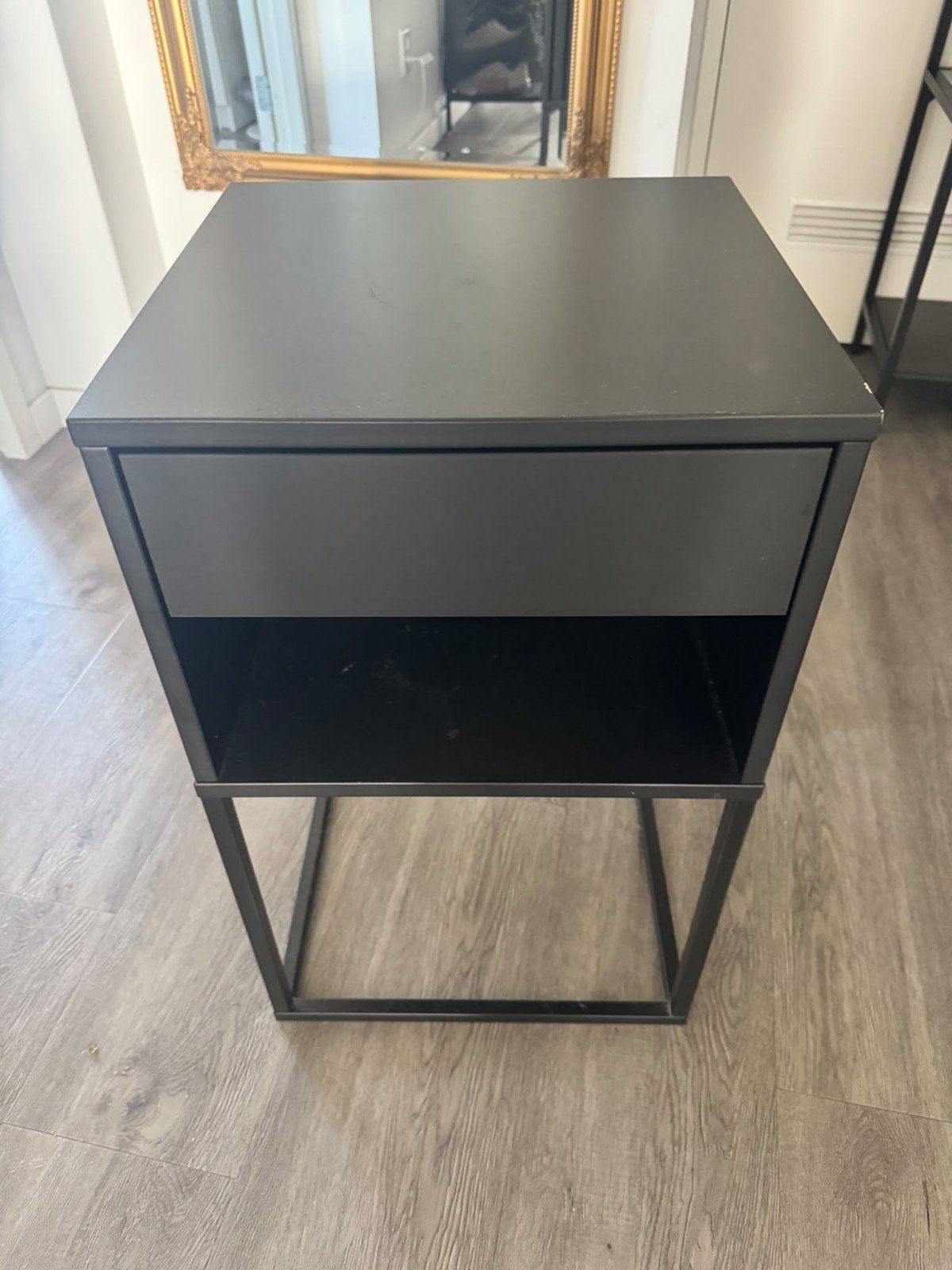 Ikea VIKHAMMER Nachtkastje Zwart - 40x39cm, Ophalen, Gebruikt, Minder dan 45 cm, Minder dan 55 cm