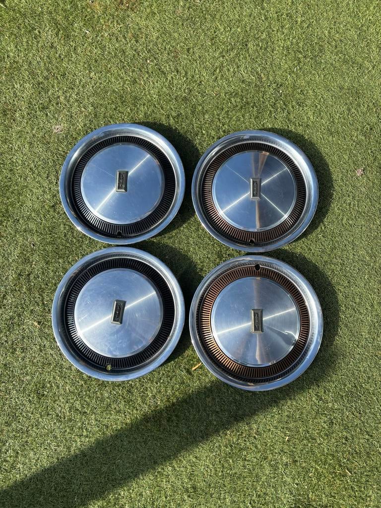Oldsmobile wieldoppen - Set van 4, Auto diversen, Wieldoppen, Ophalen of Verzenden, Gebruikt