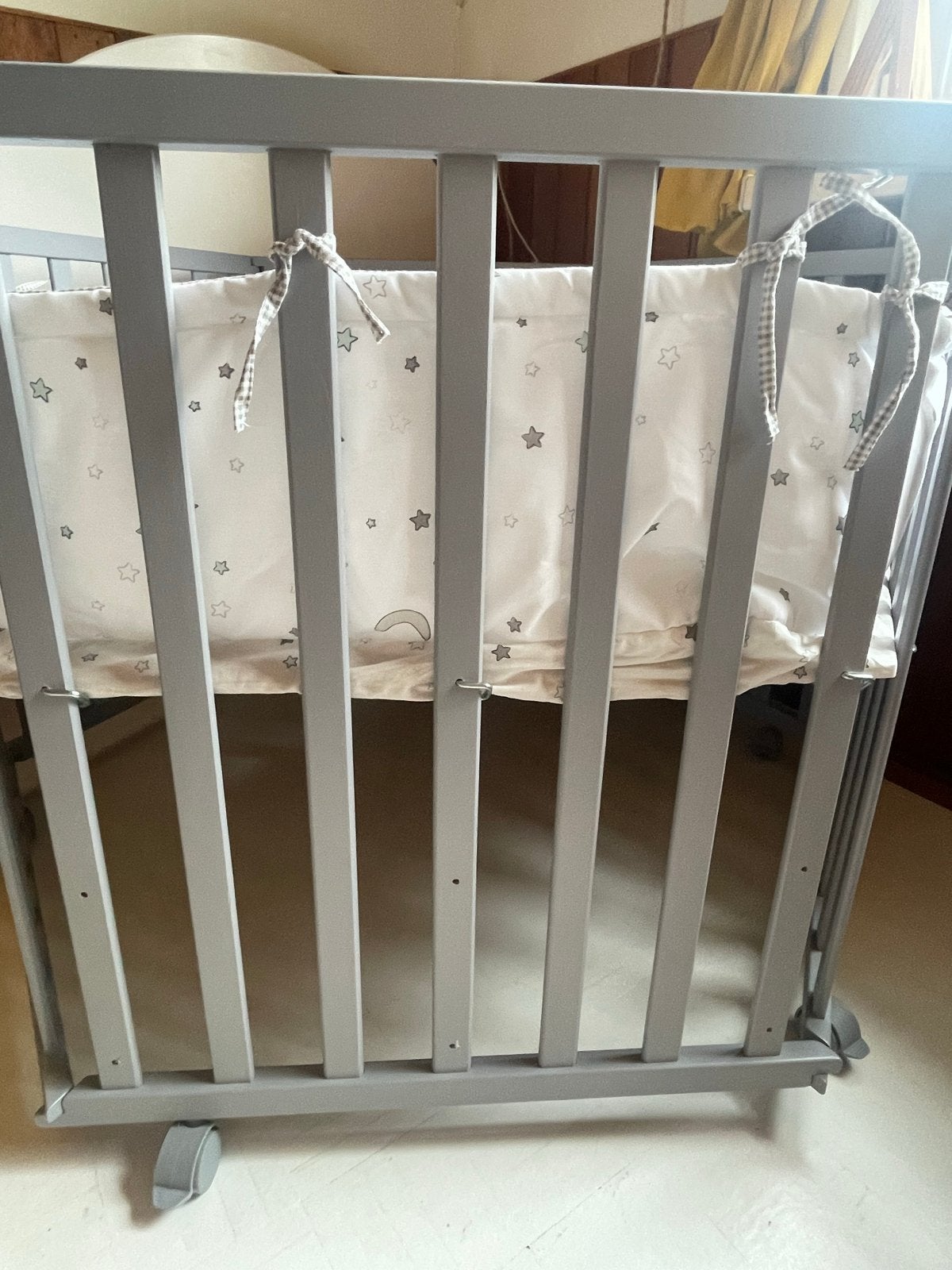 Ruime zeshoekige babybox met wieltjes en boxkleed, Ophalen, Gebruikt, Overige vormen, Boxkleed