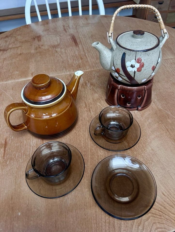 Vintage (retro) theeservies: theepotten, theelicht en kopjes, Ophalen of Verzenden