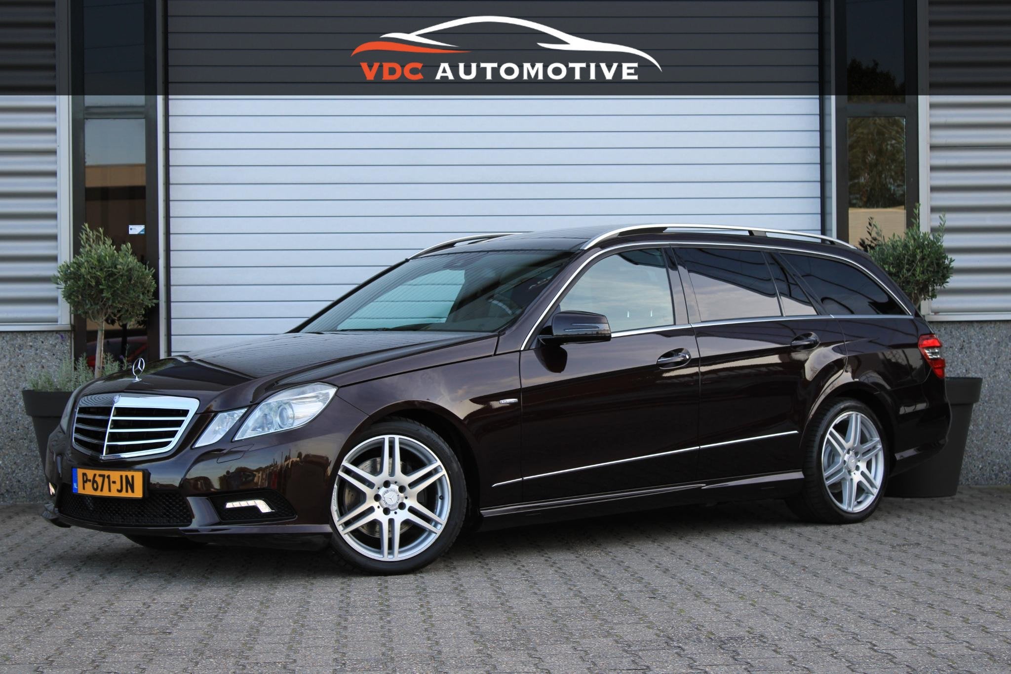 Mercedes-Benz E-Klasse Estate 350 CGI AMG Estate Pano | Keyl, Auto's, Automaat, Euro 5, Achterwielaandrijving, Gebruikt