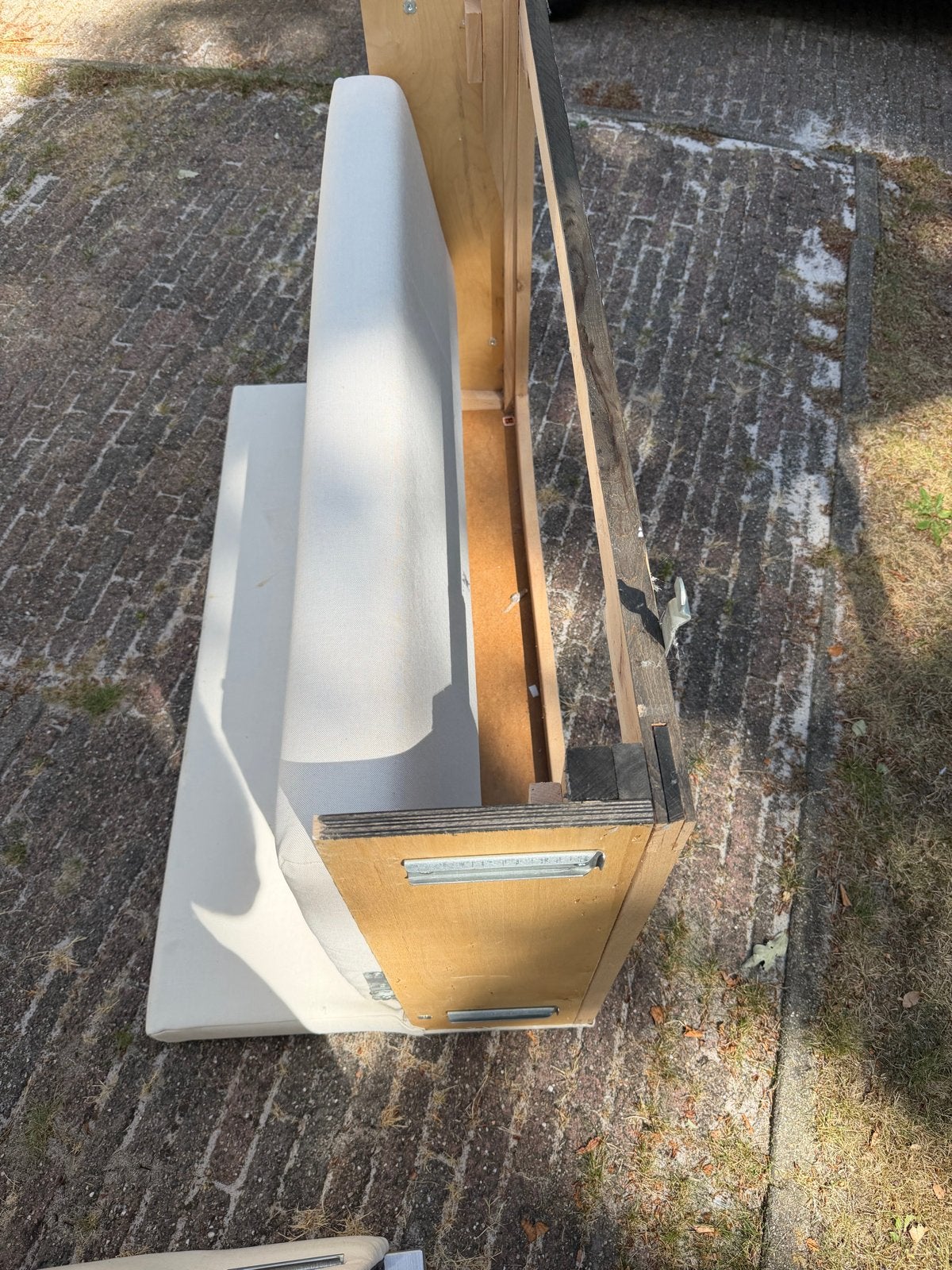 Bedbank (gebruikt) gratis op te halen, Ophalen, Gebruikt, Tweepersoons, Wit