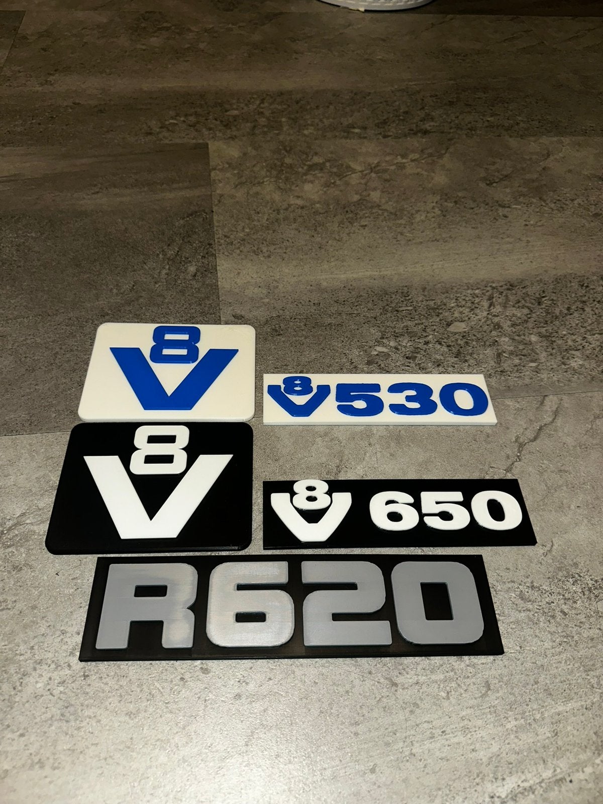 Scania V8 Logo’s oldschool op maat gemaakt, Ophalen of Verzenden, Nieuw, Scania, Carrosserie en Plaatwerk