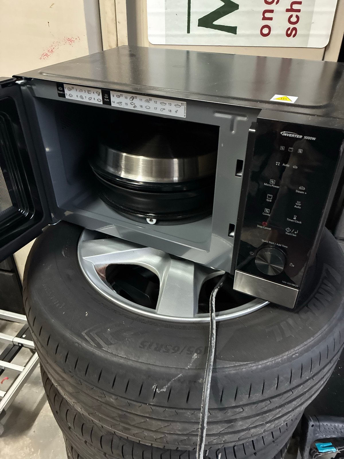 Panasonic Inverter 1000W Magnetron - Zo goed als nieuw, Ophalen of Verzenden, Draaiplateau, Magnetron, Zo goed als nieuw