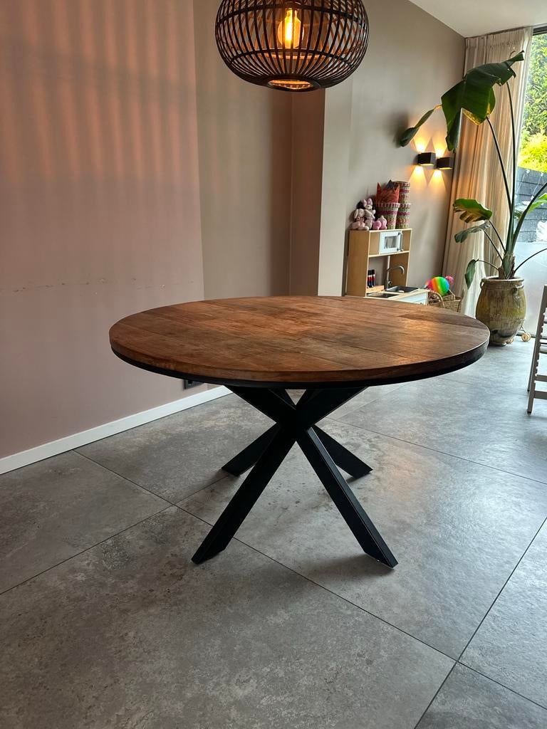 Ronde houten eettafel 130cm met stalen frame perfecte staat, Huis en Inrichting, Tafels | Eettafels, 100 tot 150 cm, Rond, Ophalen of Verzenden