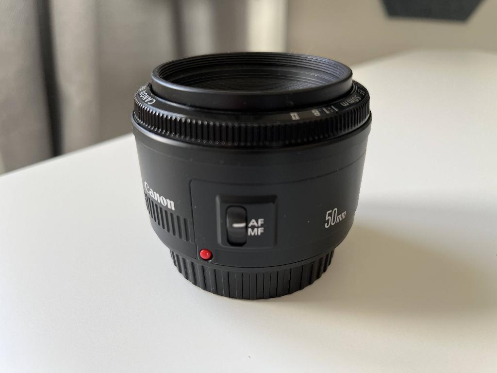 Canon EF 50mm f/1.8 II, Ophalen of Verzenden, Zo goed als nieuw, Standaardlens