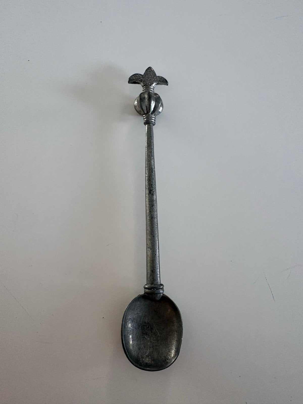 Antieke tinnen lepel met fleur-de-lis, Antiek en Kunst, Ophalen of Verzenden