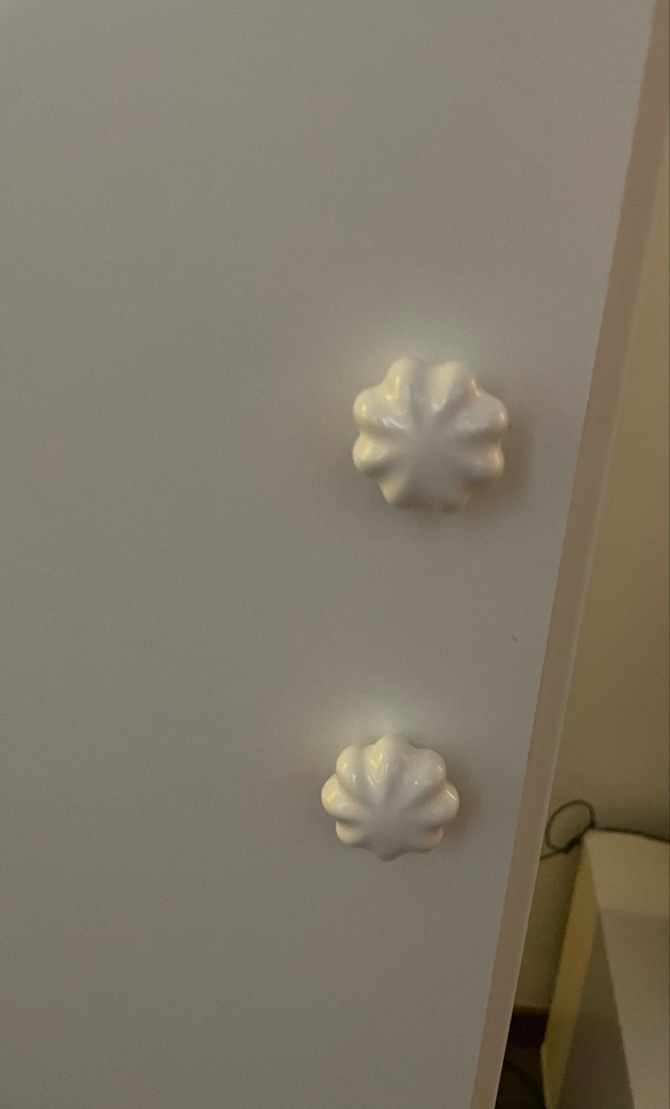 Witte kledingkast met hangruimte en plank gratis af te halen, Huis en Inrichting, Kasten | Kledingkasten, Ophalen, Kunststof, Gebruikt