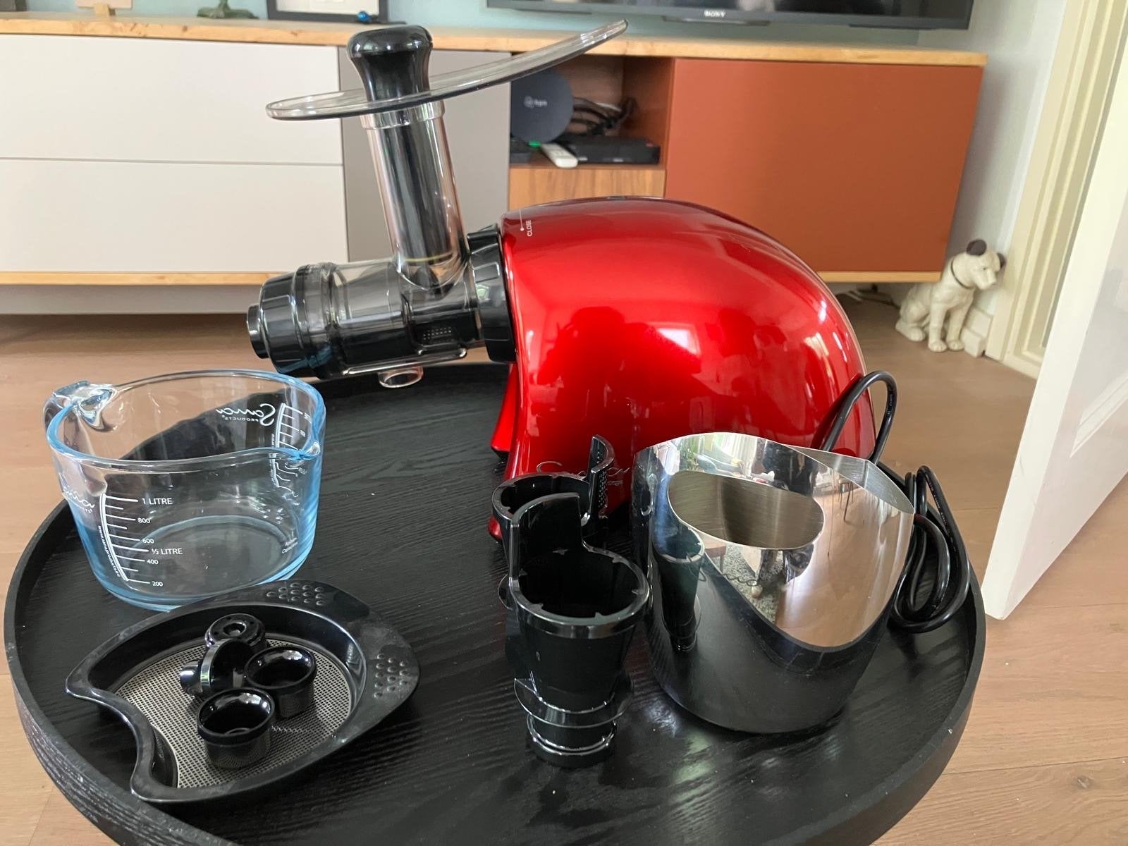 Sana Slowjuicer by Omega EUJ-707 Rood - Zo goed als nieuw, Witgoed en Apparatuur, Ophalen of Verzenden, Zo goed als nieuw, Elektrisch