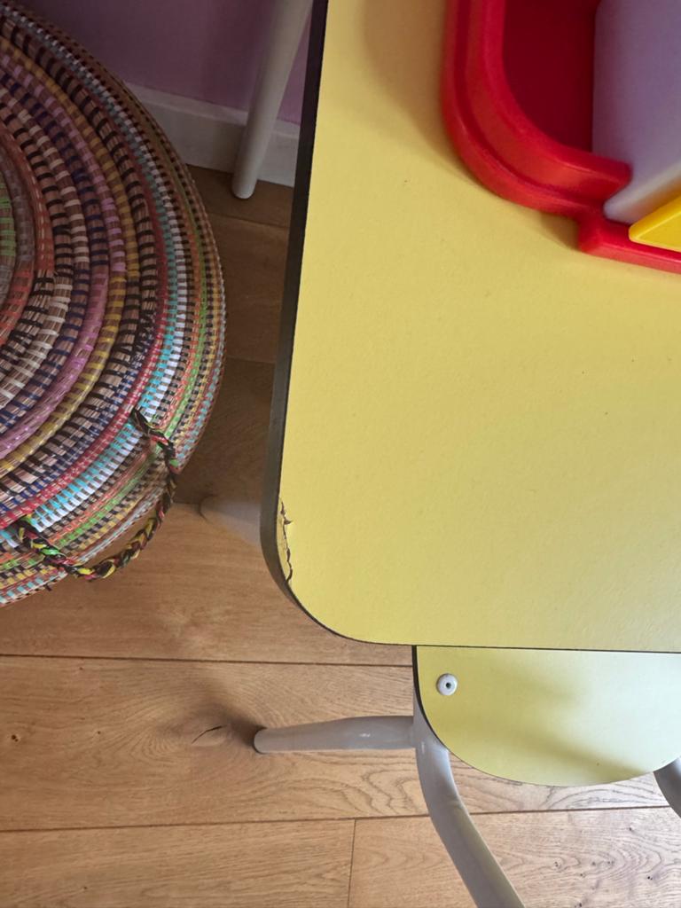 Kinderbureau met stoel - Geel les gambettes, Ophalen, Gebruikt, Tafel(s) en Stoel(en)