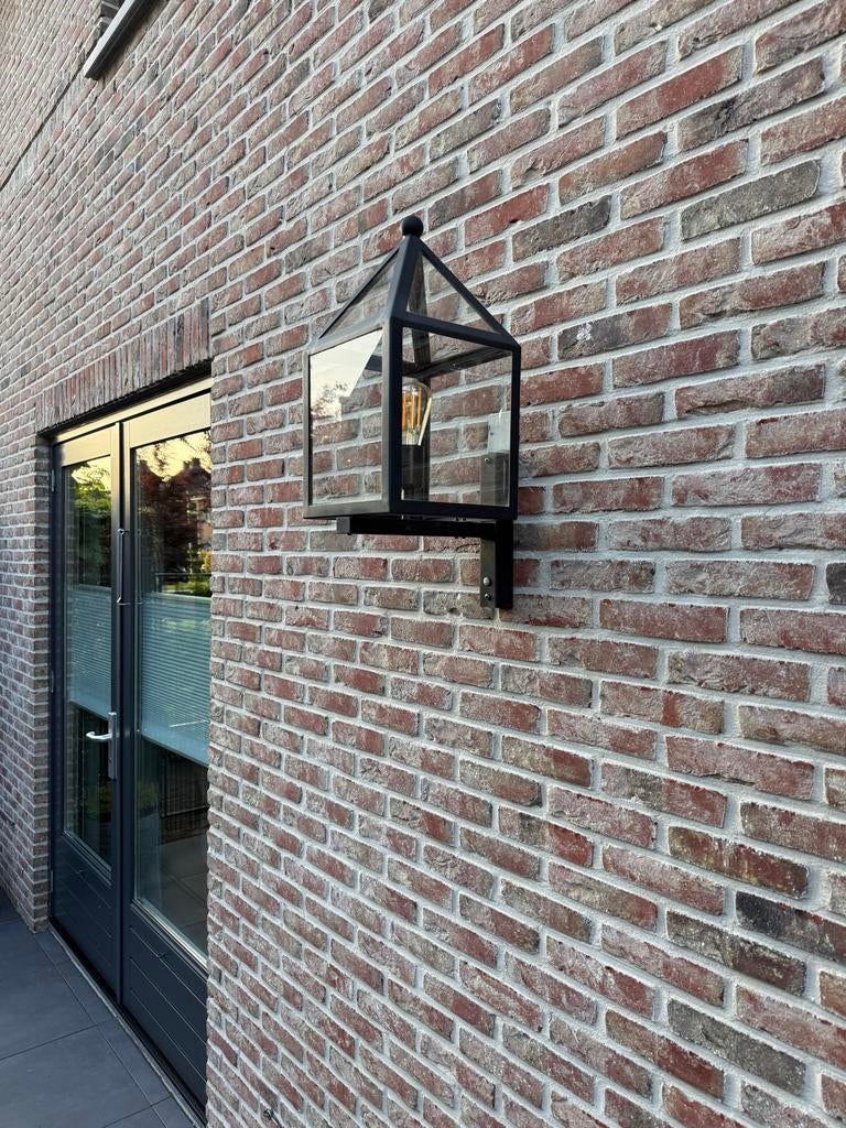 2x Stijlvolle zwarte buitenlamp - Klassiek design, Ophalen, Bloemendaal muurlamp, Info@activecontainers.nl, Zo goed als nieuw