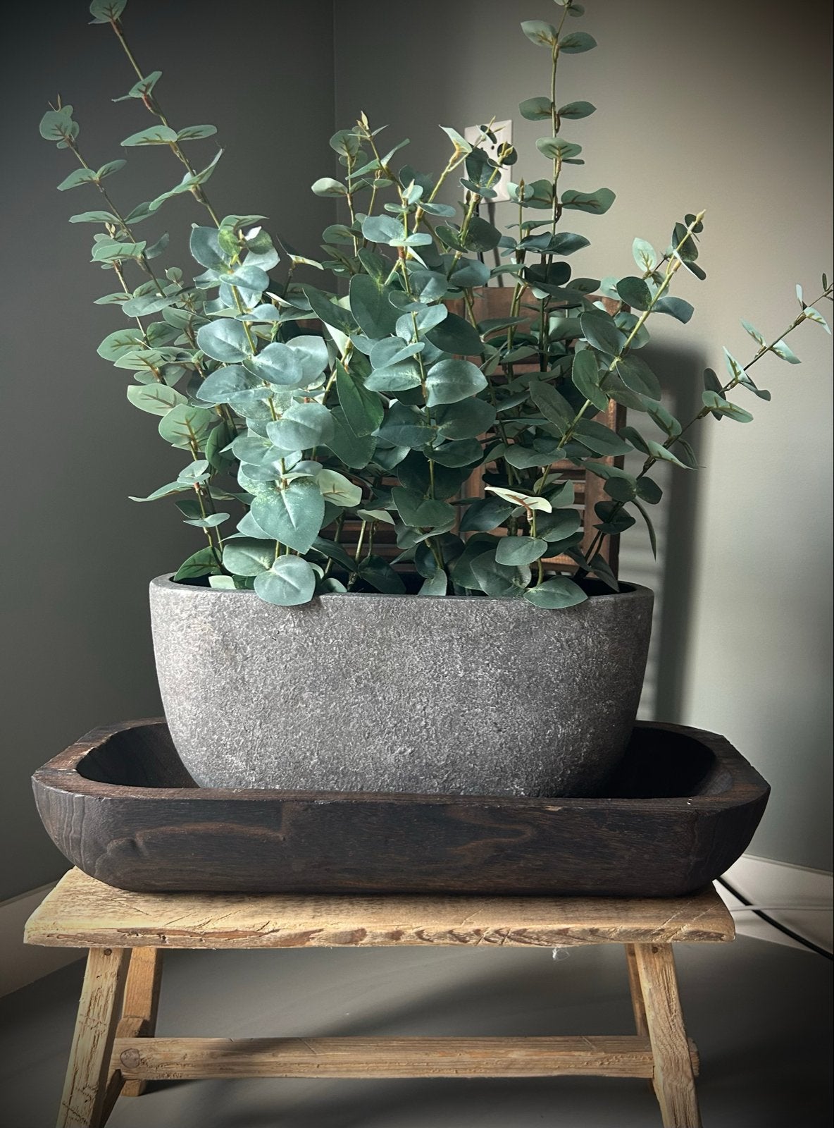 Prachtige set: Houten trog, stenen pot en 2 kunstplanten, Ophalen, Gebruikt, Bruin, Hout