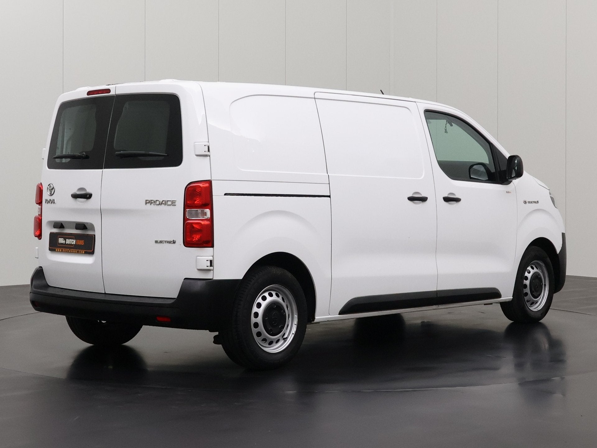Toyota ProAce Lang 75KWh | Elektrisch | Navigatie | Multimed, Automaat, Gebruikt, Zwart, Leder