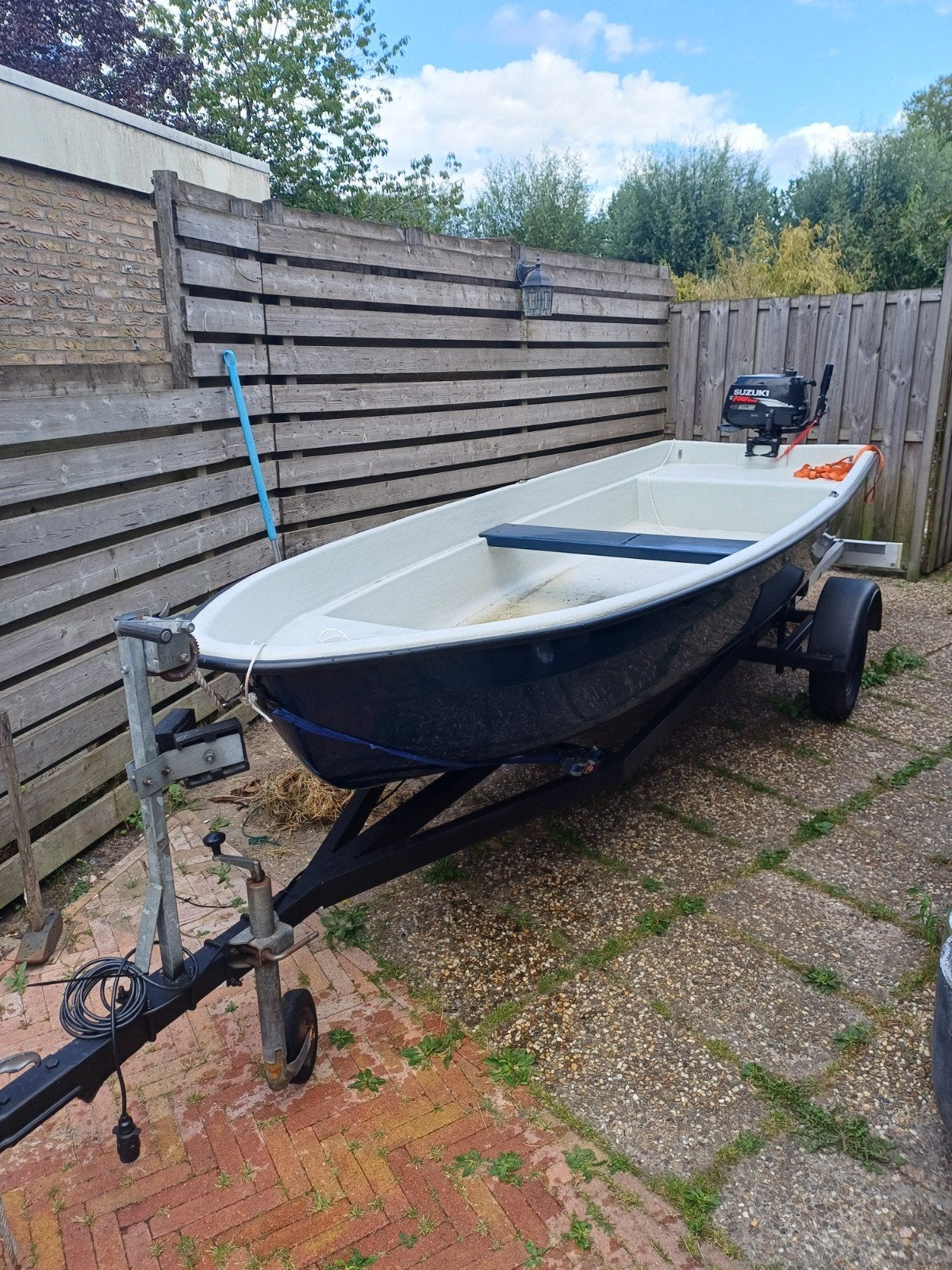 Avila Marine FM-430 met Suzuki 4-takt bb en Pega trailer, Overige merken, Gebruikt, Buitenboordmotor, Trailer