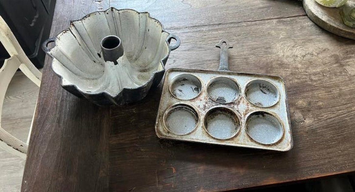 2 zware brocante bakvormen; tulband en muffin, Ophalen of Verzenden, Gebruikt