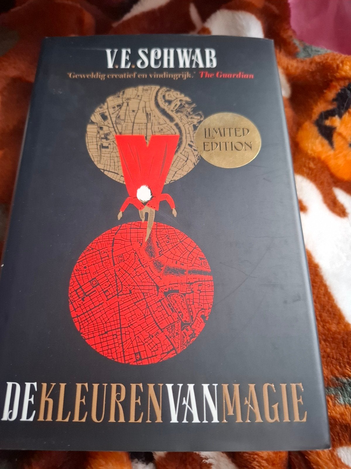 De kleuren van magie limited edition, Boeken, Ophalen of Verzenden, Zo goed als nieuw