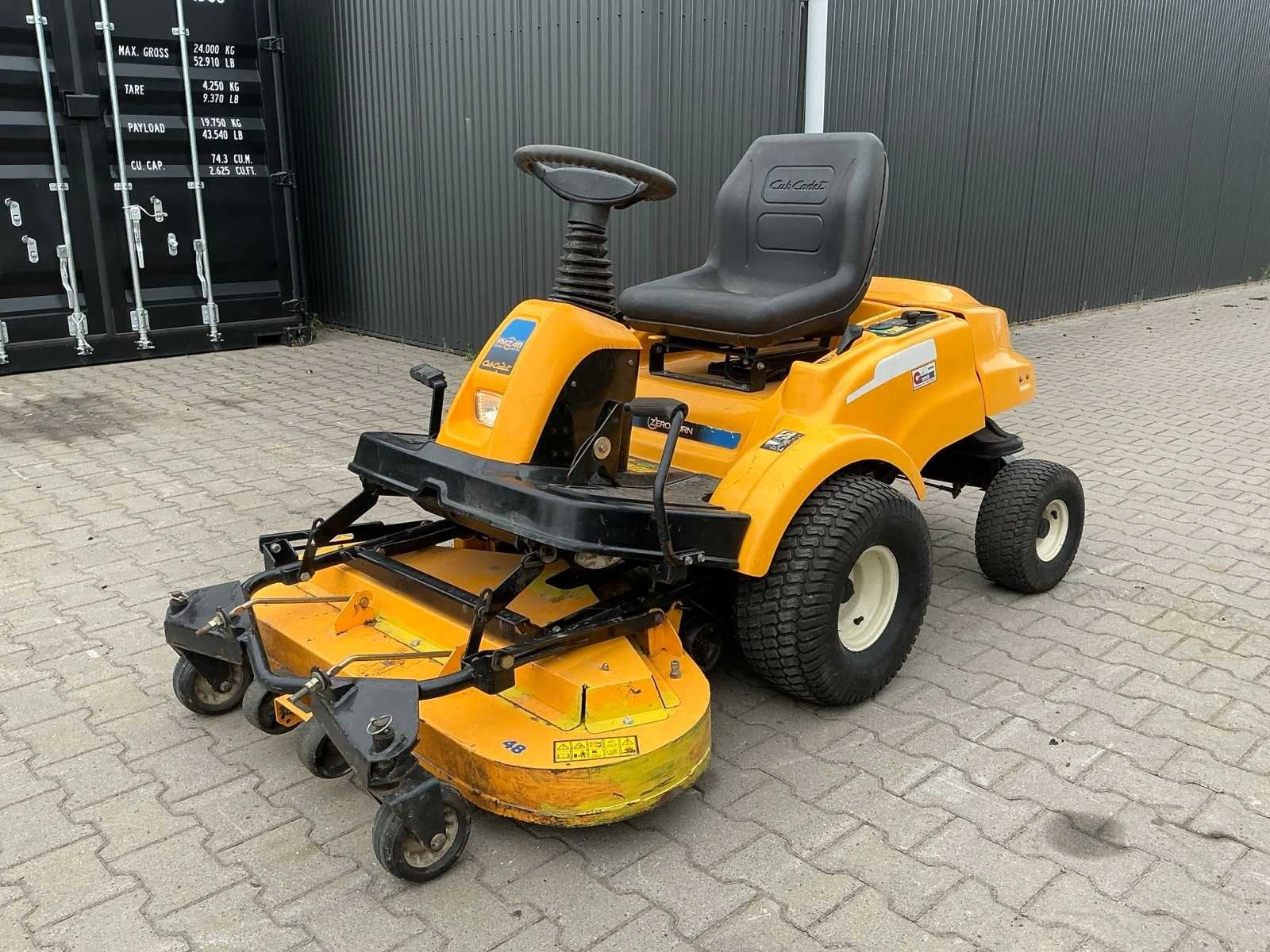 Cub Cadet FMZ 48 Zero Turn Zitmaaier, Maaier