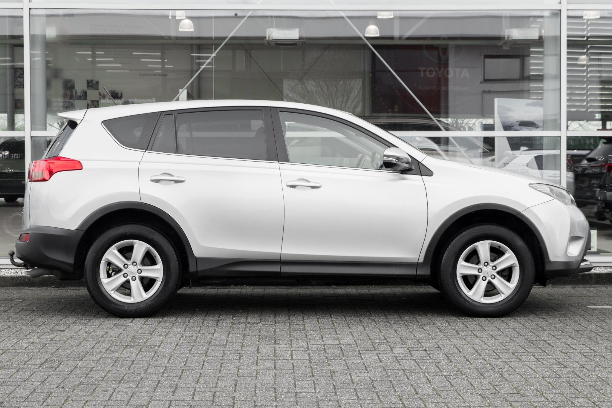 Toyota RAV4 2.0 Dynamic 4WD, Auto's, Automaat, Stof, Gebruikt, Euro 6