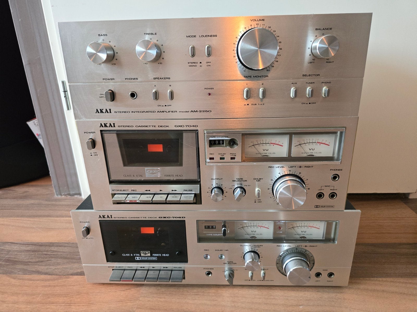 2 xvinitage akai deck.s 1 keer akai versterker jaren 70, Ophalen, Akai