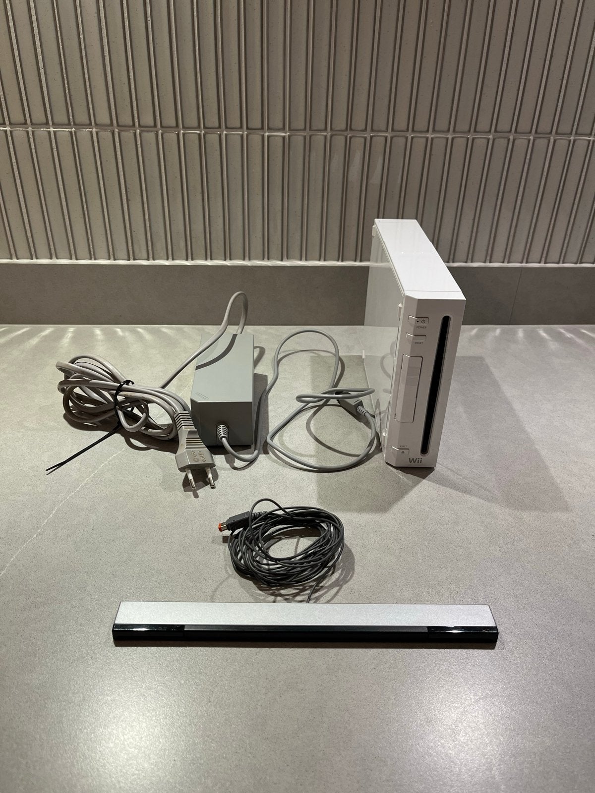 Wii console met 5 controllers en 8 spellen, Spelcomputers en Games, Ophalen of Verzenden, Gebruikt, Met 3 controllers of meer