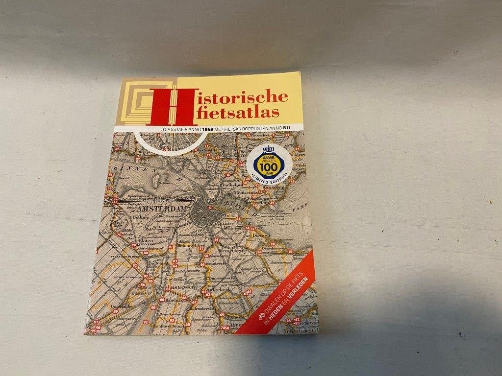 Historische fietsatlas Dwalen op de fiets in heden en verled, Fiets- of Wandelgids, Europa, Ophalen of Verzenden, Gelezen