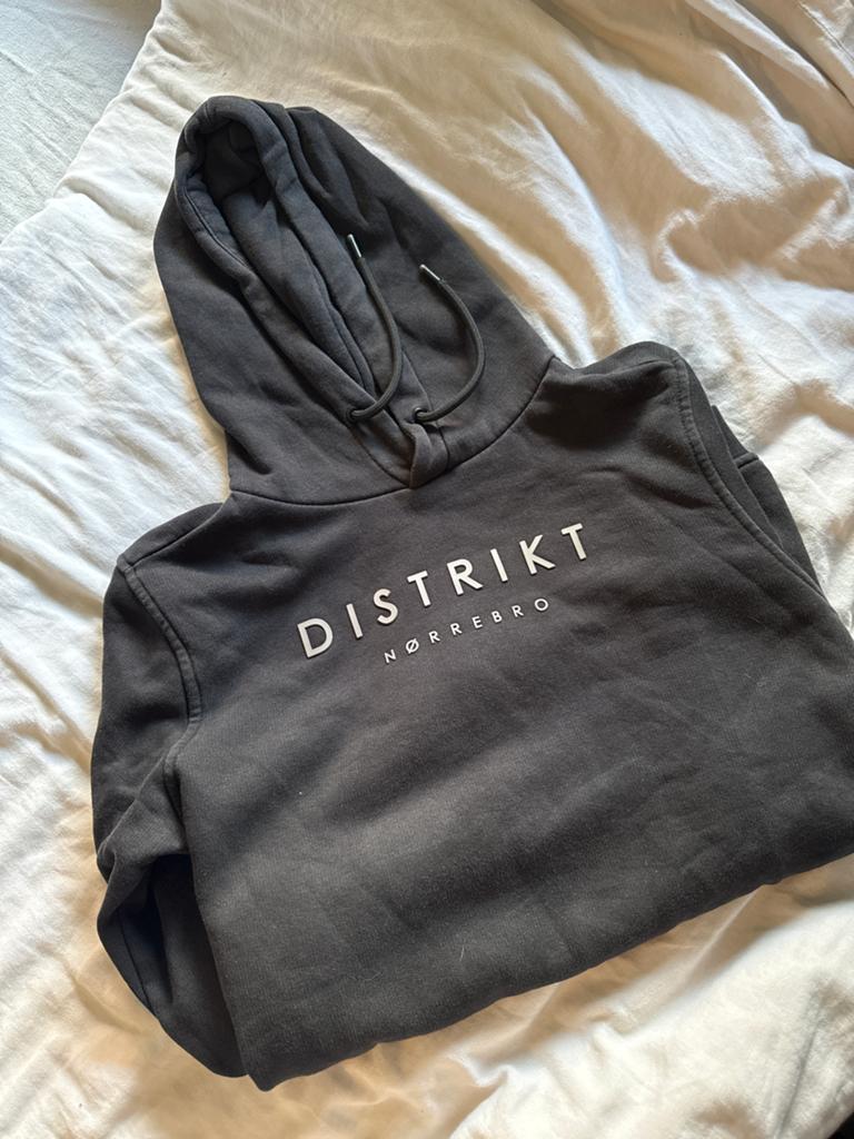 Distrikt hoodie maat XS, Verzenden, Gedragen, Maat 34 (XS) of kleiner, Zwart