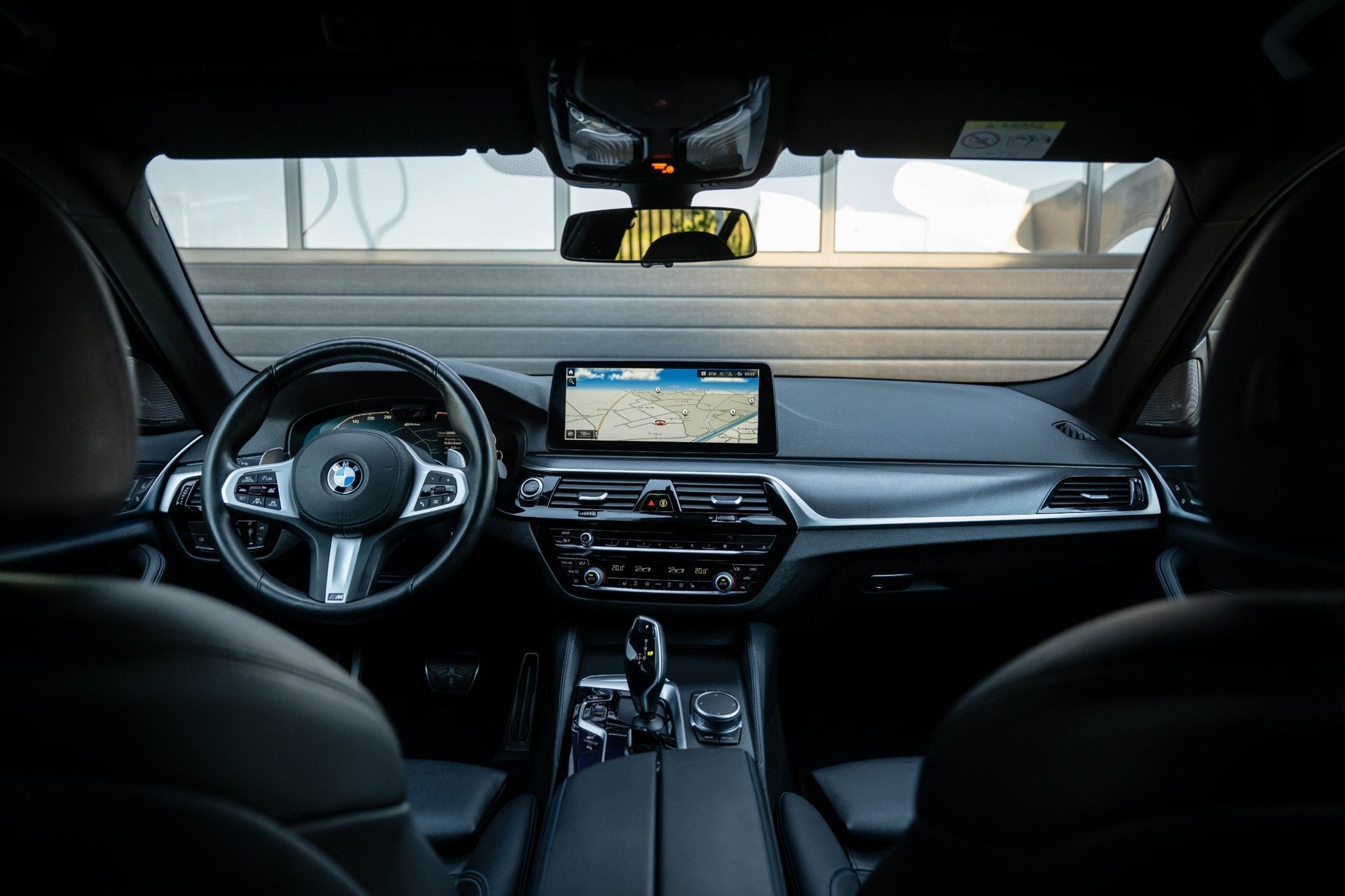 BMW 5-serie Touring 530e High Executive M-sport Individual20, Auto's, Automaat, Zwart, 4 cilinders, 135 min