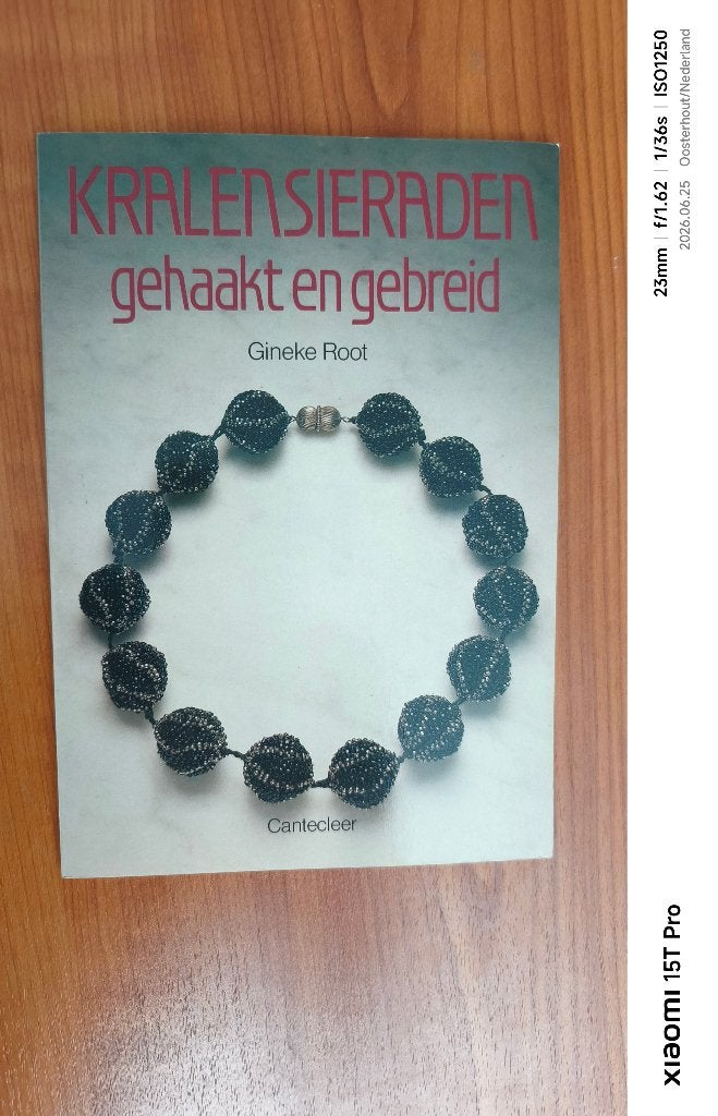 12 Hobby boekjes, kralen rijgen, kerstballen, sieraden etc, Hobby en Vrije tijd, Ophalen of Verzenden, Zo goed als nieuw, Overige typen