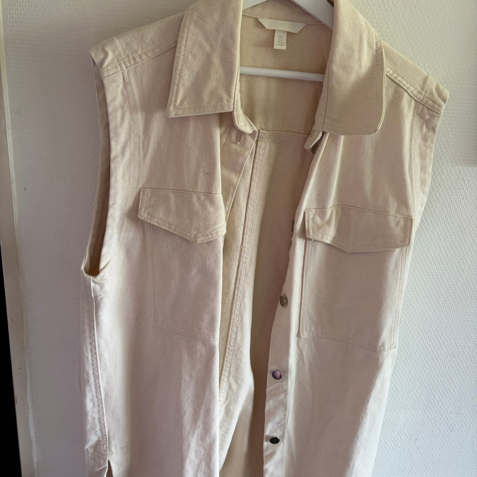 H&M mouwloze spijker hesje  maat S van h&m, Kleding | Dames, Beige, Ophalen of Verzenden, Zo goed als nieuw, Maat 36 (S)