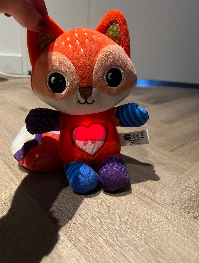 ZGAN rood VTech Bedtijdvosje hartslag knuffel muziek baby, Ophalen of Verzenden, Zo goed als nieuw, Overige typen, Met licht