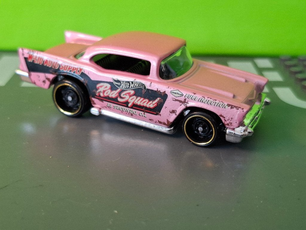 Hotwheels - 1957 Chevrolet Bel Air [roze] 1/60 1, Ophalen of Verzenden, Zo goed als nieuw, Auto