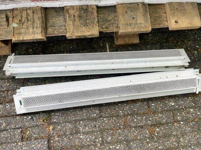 Twee Duco ventilatieroosters €10 per stuk, Doe-het-zelf en Verbouw, Glas en Ramen, Ophalen, Gebruikt, Minder dan 80 cm, 80 tot 120 cm