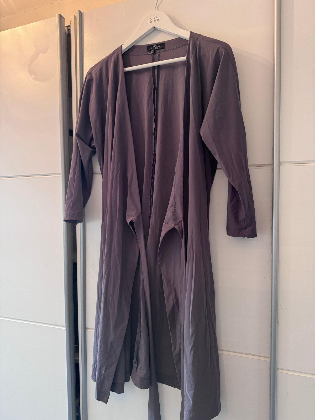 La Dress by Simone paarse jurk maat M, Maat 38/40 (M), Paars, Ophalen of Verzenden, Gedragen