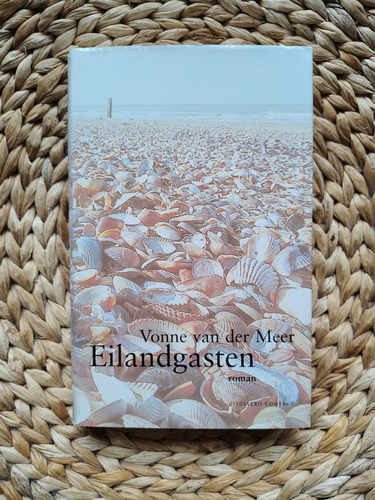 Vonne van der Meer - Eilandgasten, Ophalen of Verzenden, Zo goed als nieuw
