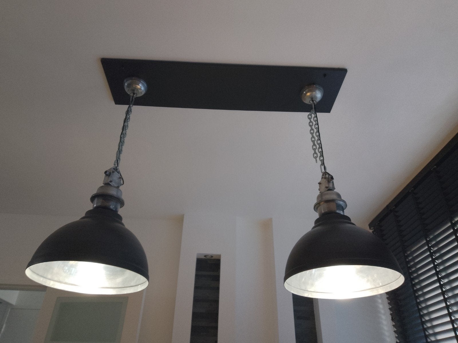 Industriële hanglamp met 2 kappen - Zwart/Zilver, Huis en Inrichting, Gebruikt, Metaal, Industrieel, E27 (groot)