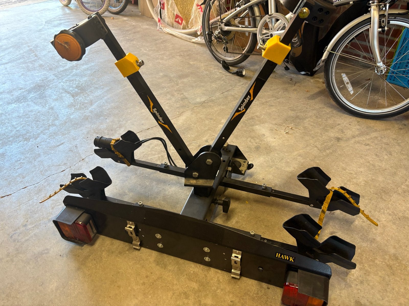 Spinder Hawk RH-2-F fietsendrager zwart nette staat, Ophalen, Brede banden, Zo goed als nieuw, 2 fietsen