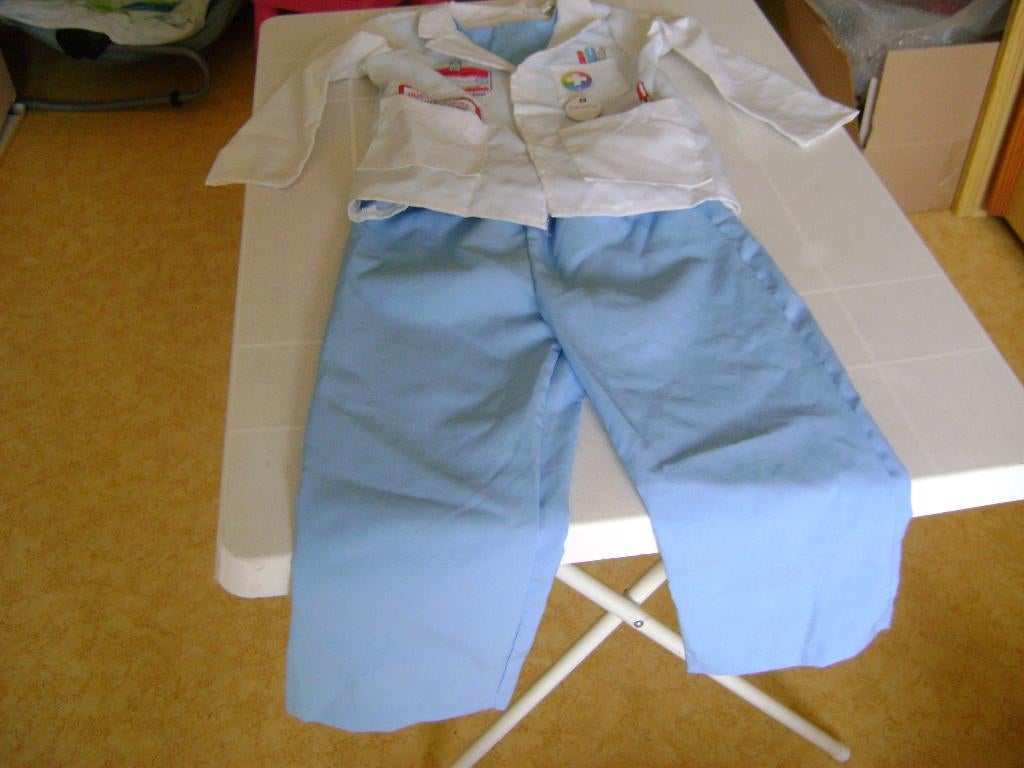 2del dokterspak wit/blauw mt 110/116 met 2buttons en 2zakjes, Ophalen of Verzenden, Zo goed als nieuw, 110 t/m 116, Jongen of Meisje