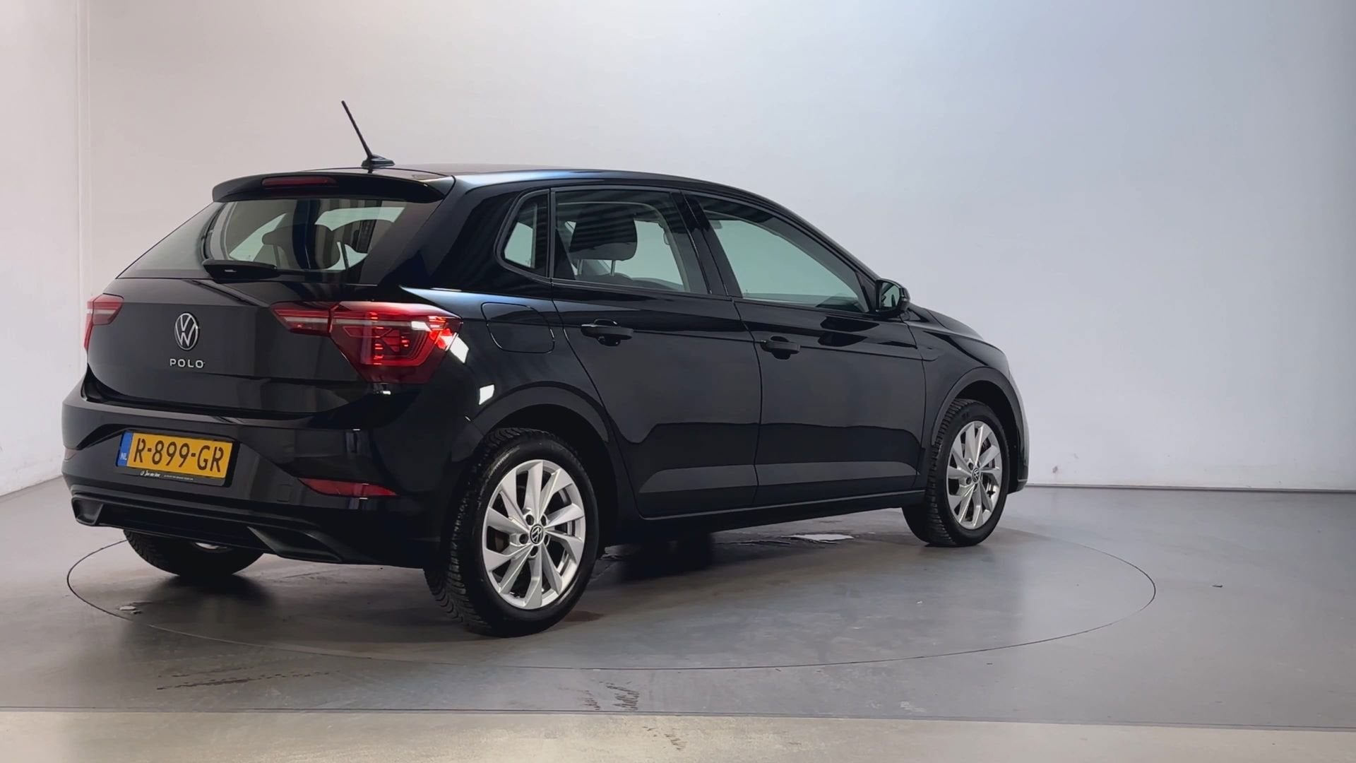 Volkswagen Polo 1.0 TSI Style LED Navigatie Parkeersensoren, Auto's, Voorwielaandrijving, Dealer onderhouden, Stof, Gebruikt