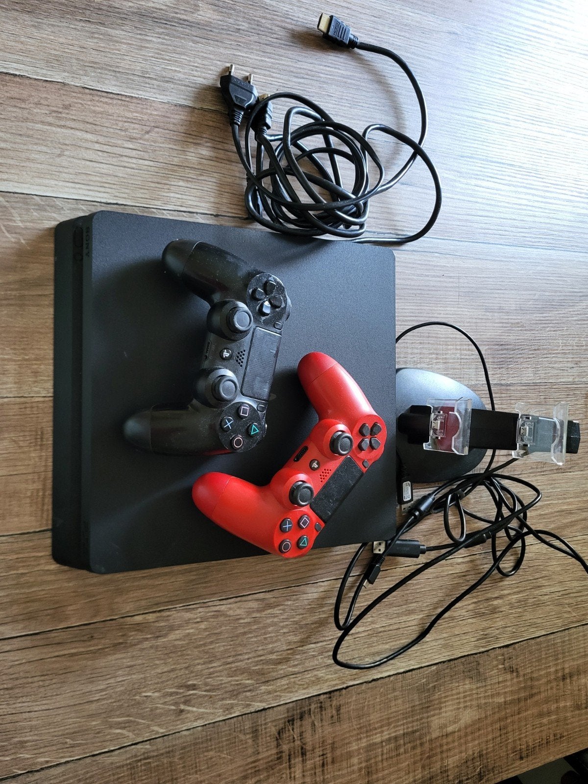 PlayStation 4 Slim 1TB met 2 controllers en 7 games, Spelcomputers en Games, Spelcomputers | Sony PlayStation 4, Ophalen, Met games
