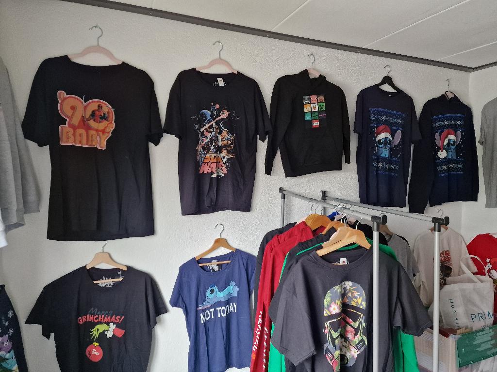 Mega partij licentie kleding (TOPPER) !!!, Diversen, Rommelmarktspullen, Ophalen of Verzenden, Nieuw
