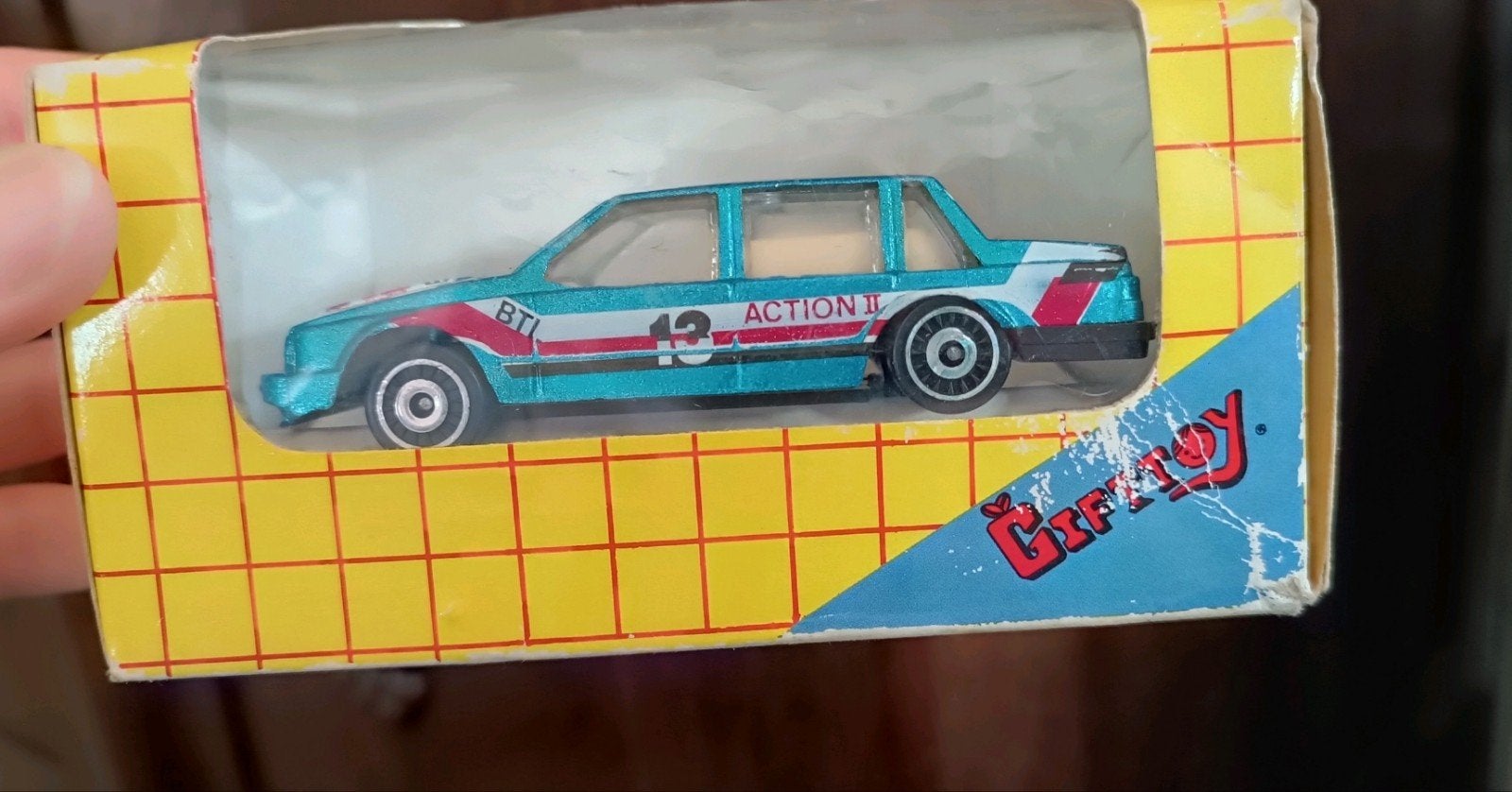 Vintage Majorette Volvo 760 GLE (1:61) in Gisima Vensterdoos, Hobby en Vrije tijd, Modelauto's | 1:24, Ophalen of Verzenden, Auto
