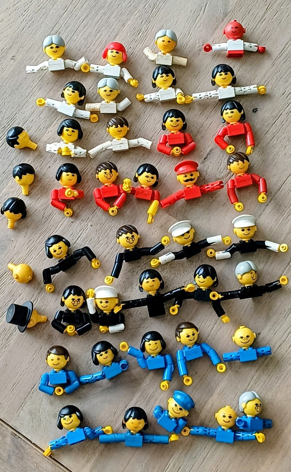 Vintage LEGO poppetjes jaren 70/80 - 37 stuks + onderdelen, Ophalen, Gebruikt