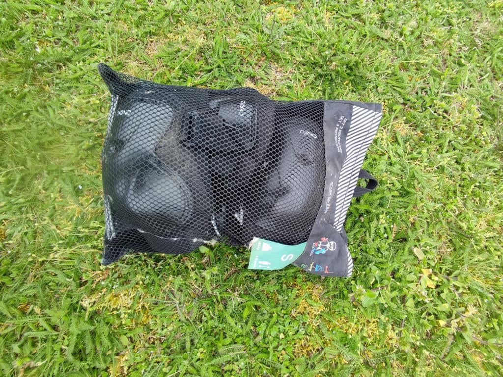 Knie en elleboog bescherming, Ophalen, Zo goed als nieuw