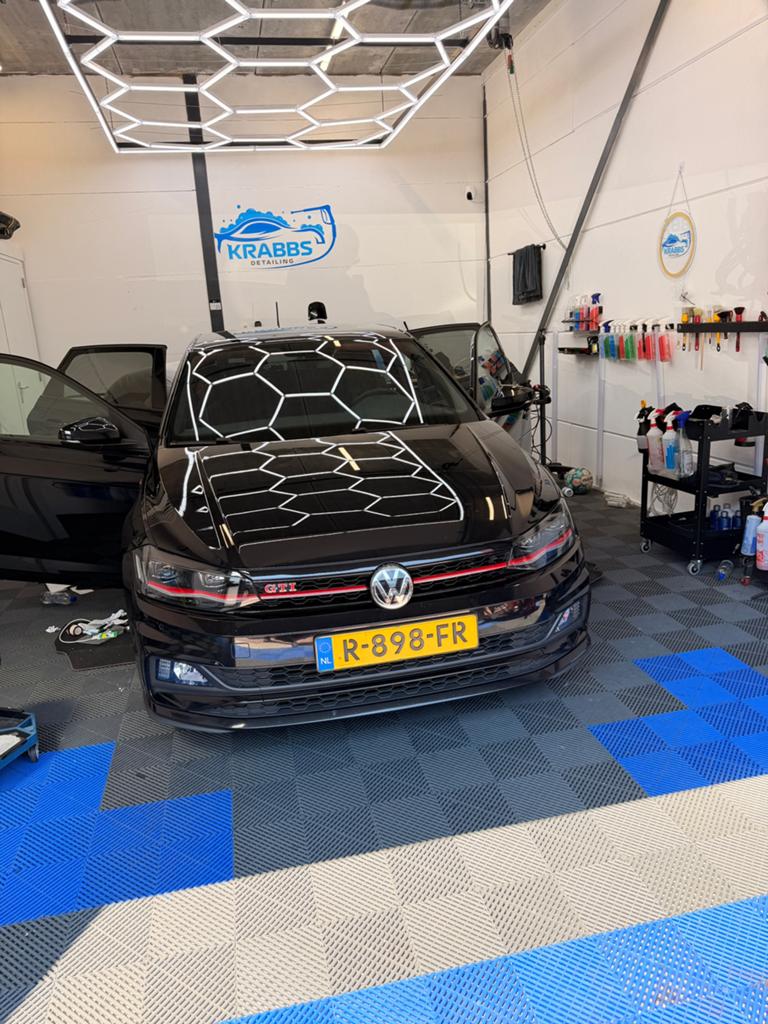 Volkswagen Polo 2.0 TSI 264pk 6-DSG 2019 Zwart, 264 pk, 4 cilinders, 1984 cc, Zwart