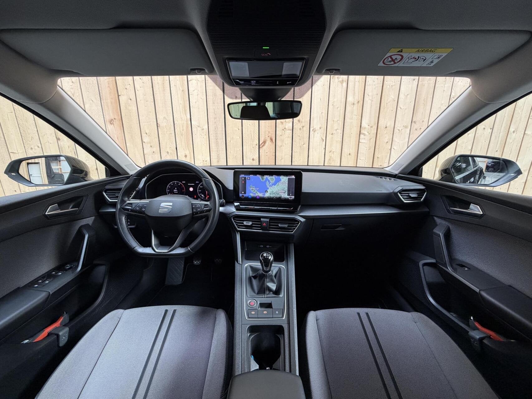 Seat Leon Sportstourer 1.5 TSI Style Launch Edition Apple Ca, Auto's, Voorwielaandrijving, 4 cilinders, Leon, Zwart