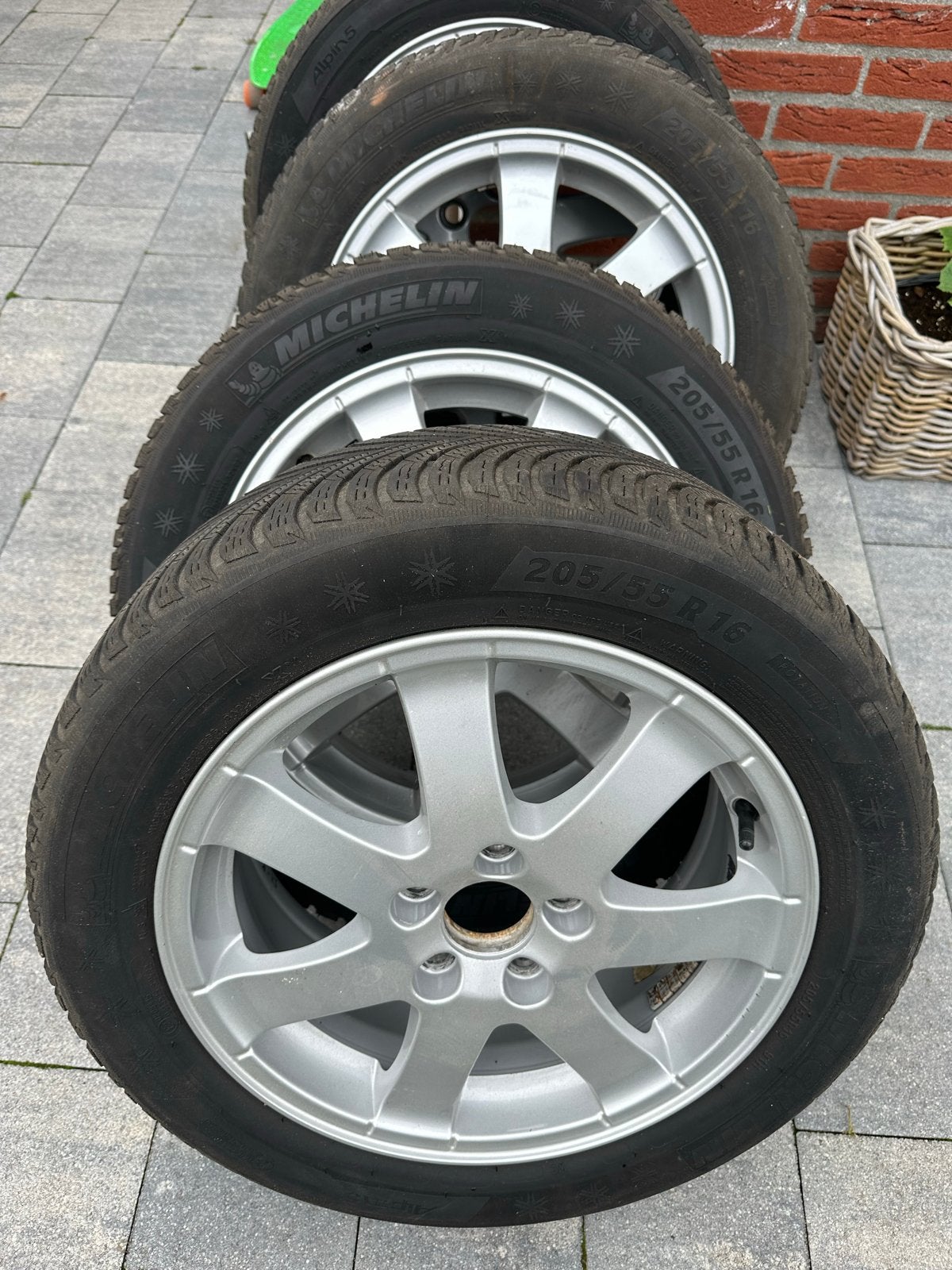 Michelin winterbanden op Volvo/Ford Focus velgen 205/55 R16, Ophalen, Gebruikt, 16 inch, Banden en Velgen