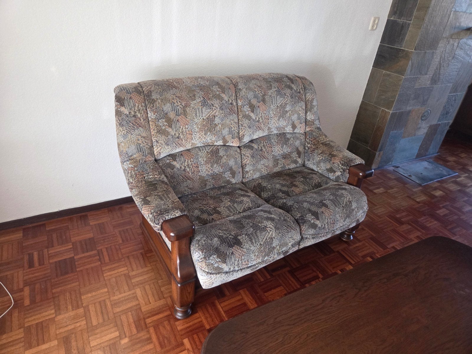 Gratis af te halen: Comfortabele fauteuil en tweezitsbank, Ophalen, Gebruikt, Overige kleuren, Klassiek