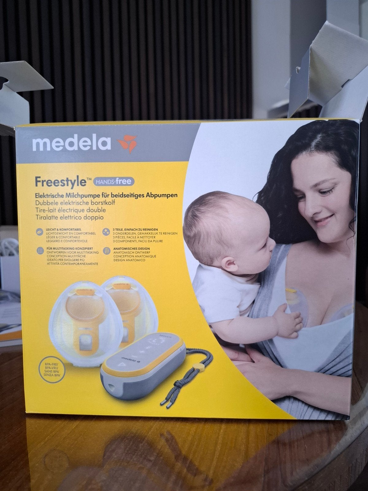 Medela Freestyle Handsfree dubbele elektrische borstkolf, Ophalen of Verzenden, Zo goed als nieuw