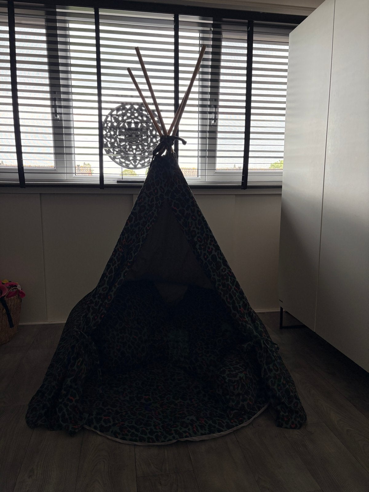 Leopard print tipi tent met kussens en kleed, Ophalen, Zo goed als nieuw